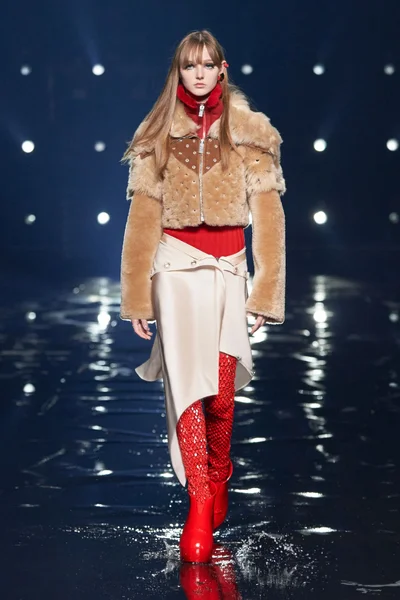 Look 49